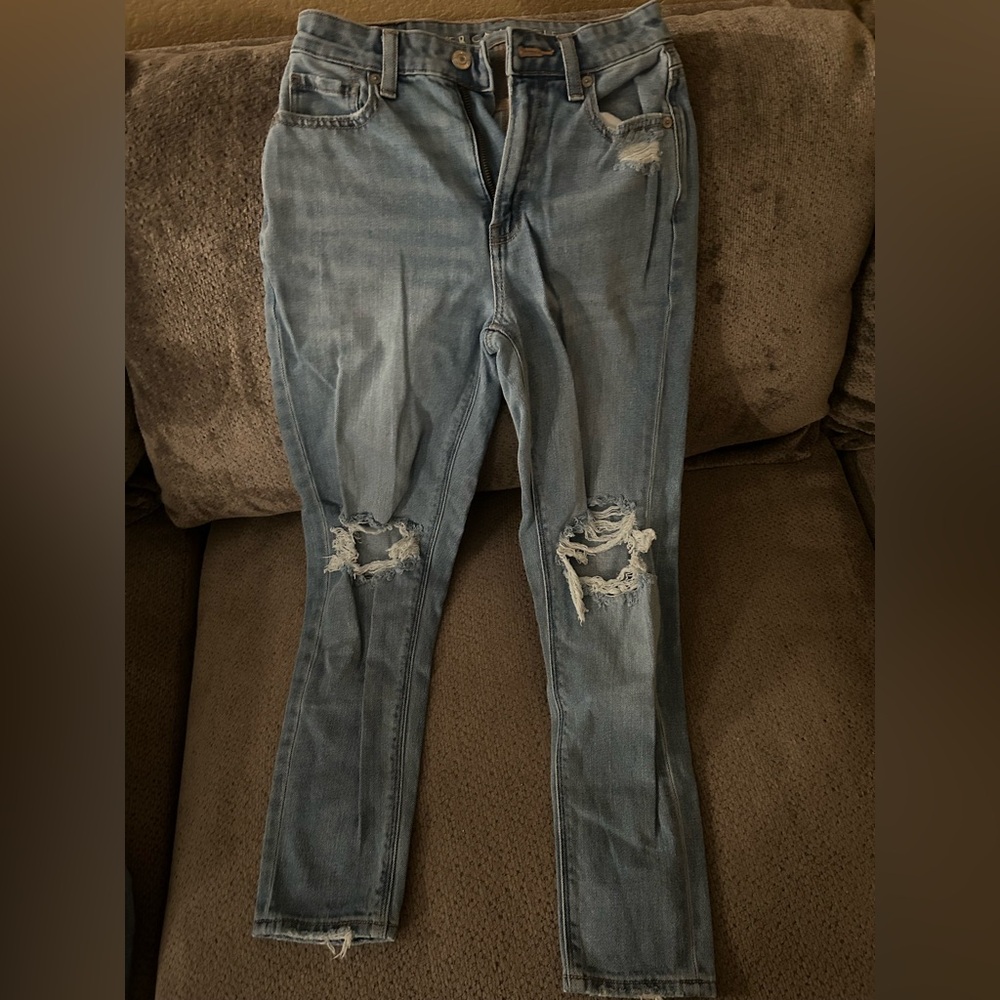 American Eagle mom Jean